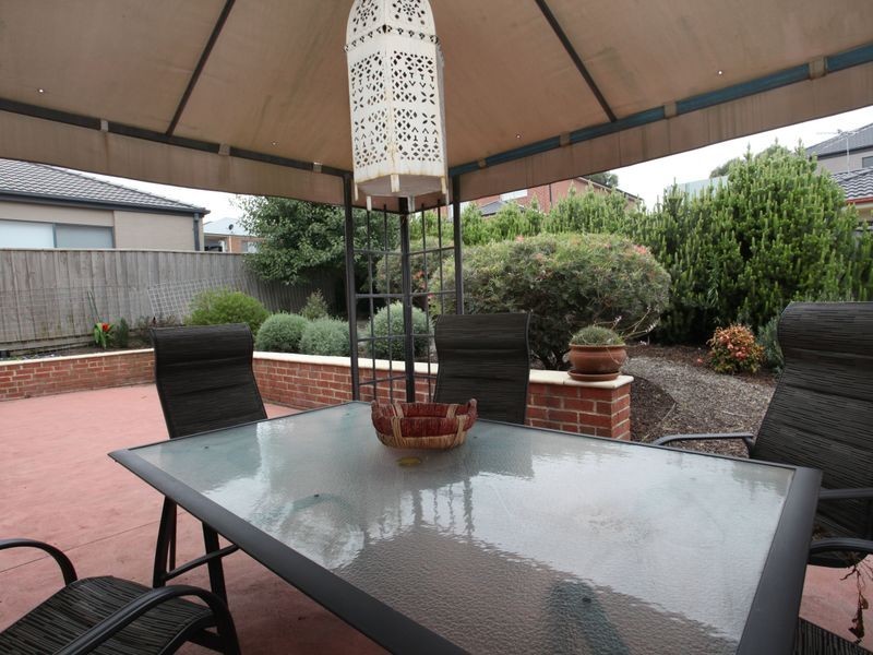 12 Lynch Court, Berwick VIC 3806