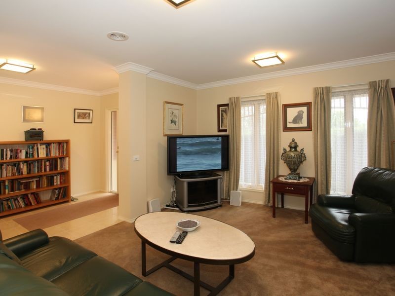 12 Lynch Court, Berwick VIC 3806