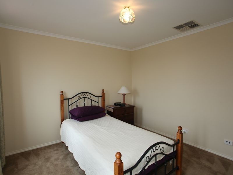 12 Lynch Court, Berwick VIC 3806