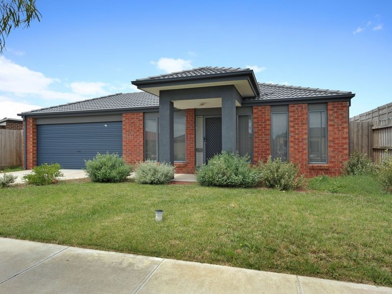 79 Calais Circuit, Cranbourne West VIC 3977