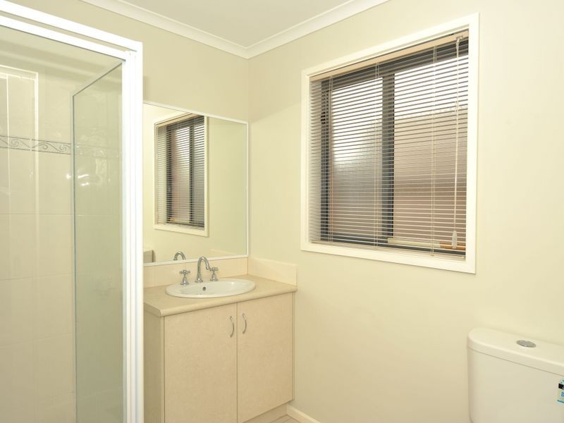 79 Calais Circuit, Cranbourne West VIC 3977