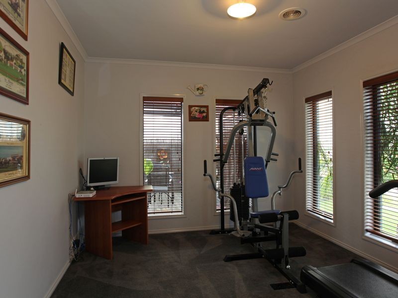 28 Olive Road, Lynbrook VIC 3975