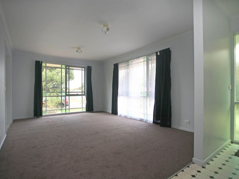 34 Duncan Drive, Pakenham VIC 3810