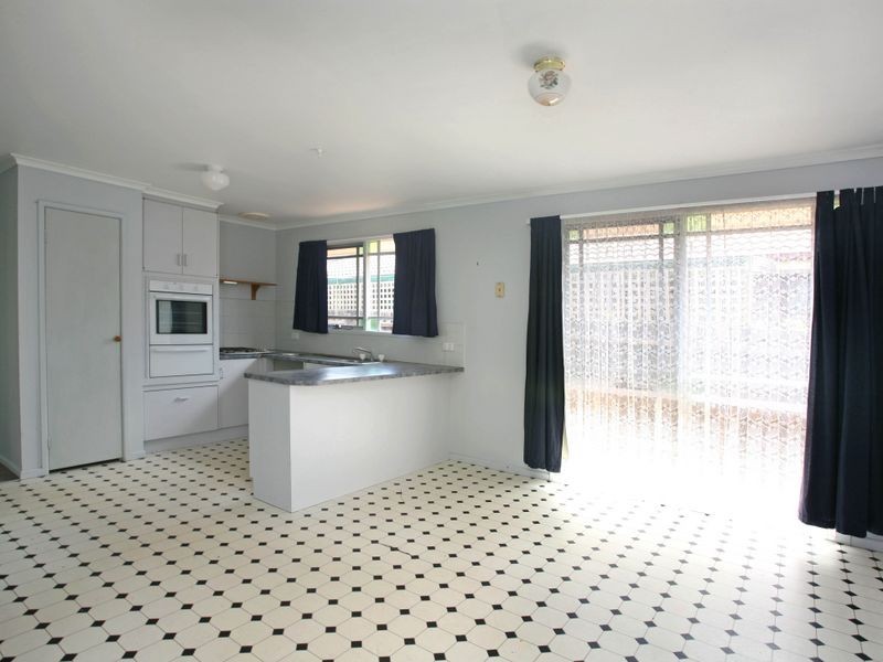 34 Duncan Drive, Pakenham VIC 3810