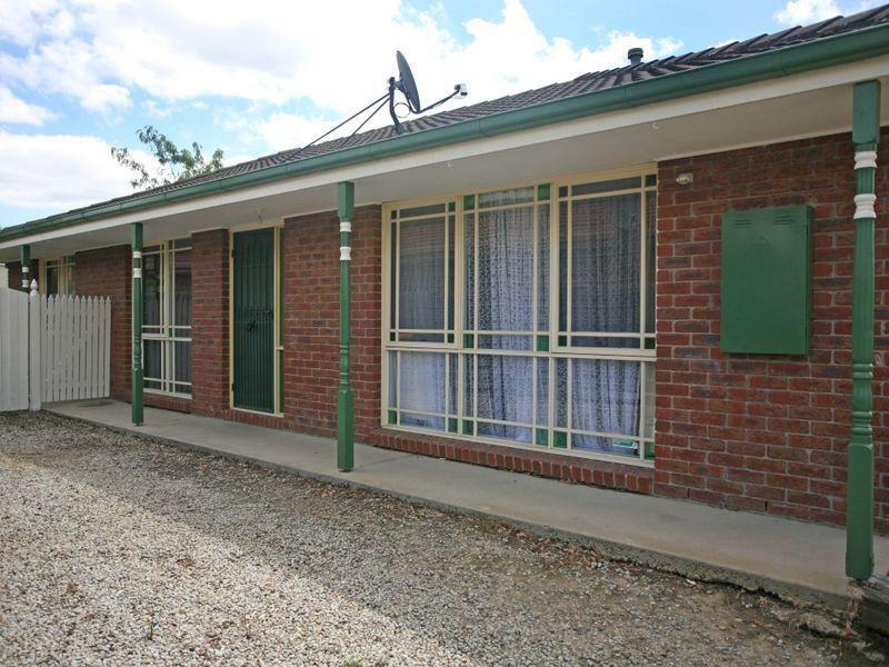34 Duncan Drive, Pakenham VIC 3810