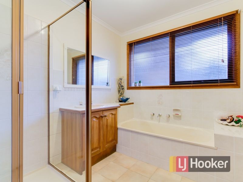 22 Tilba Court, Berwick VIC 3806