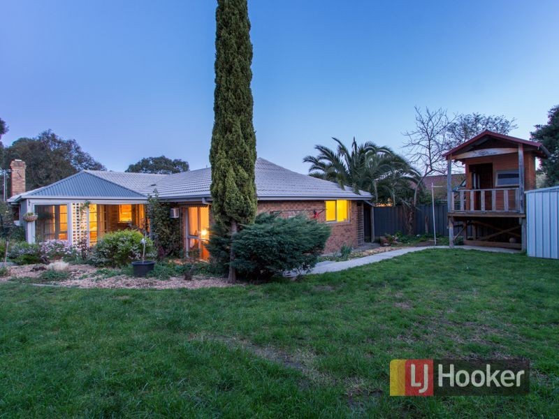 22 Tilba Court, Berwick VIC 3806