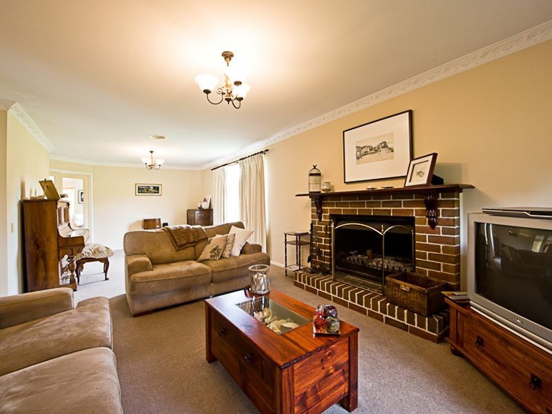 92 Crawley Road, Narre Warren North VIC 3804