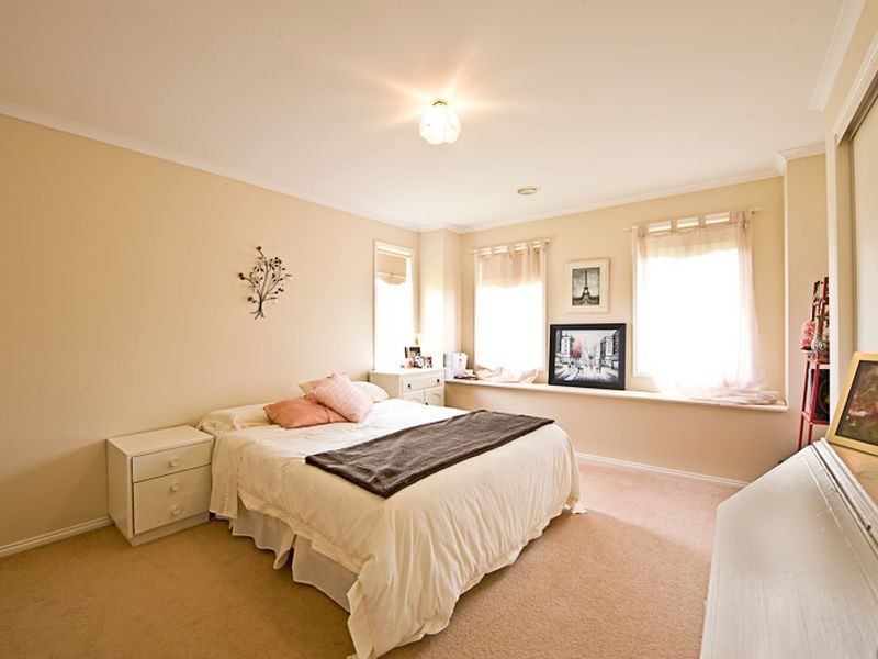 92 Crawley Road, Narre Warren North VIC 3804