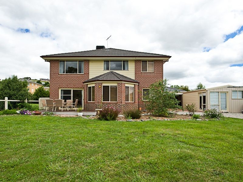 92 Crawley Road, Narre Warren North VIC 3804