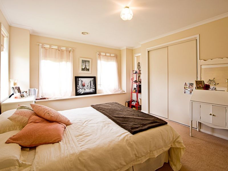 92 Crawley Road, Narre Warren North VIC 3804