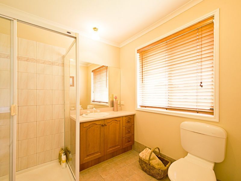 92 Crawley Road, Narre Warren North VIC 3804