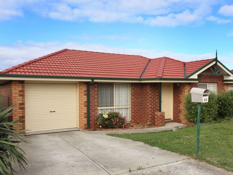 44 Hartsmere Drive, Berwick VIC 3806