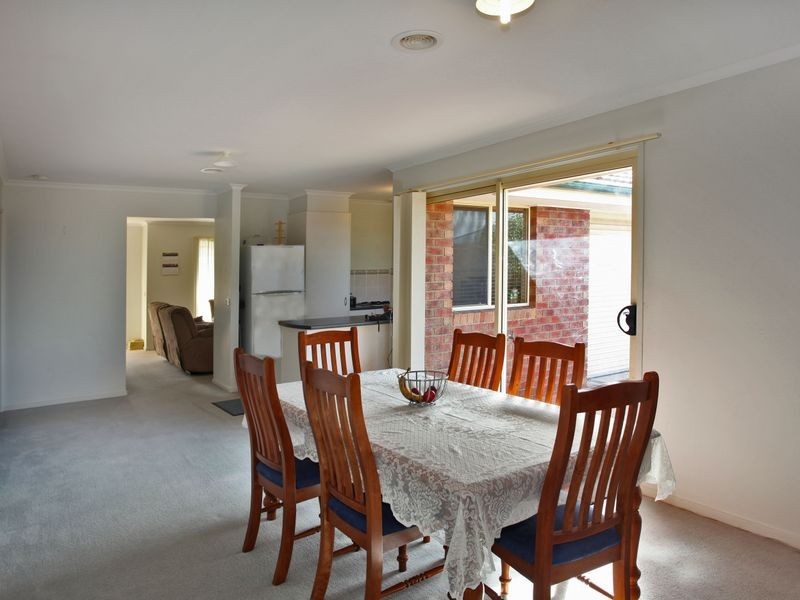 44 Hartsmere Drive, Berwick VIC 3806