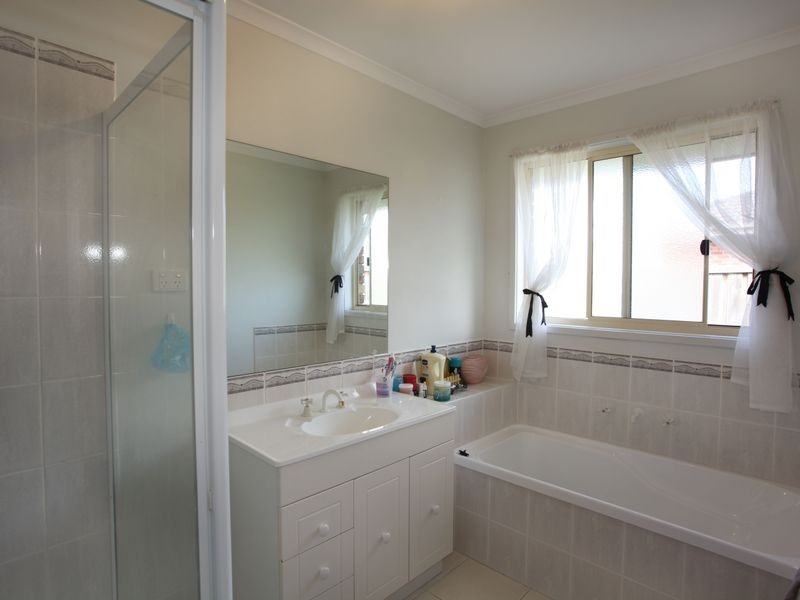 44 Hartsmere Drive, Berwick VIC 3806