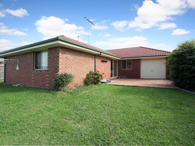 44 Hartsmere Drive, Berwick VIC 3806