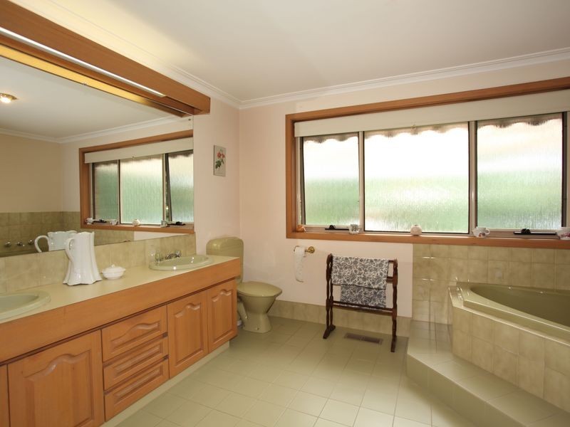 50-51 Malanie Close, Narre Warren North VIC 3804