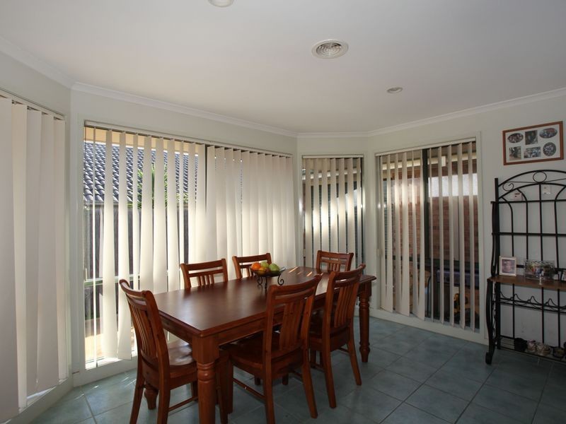 11 Marina Court, Berwick VIC 3806