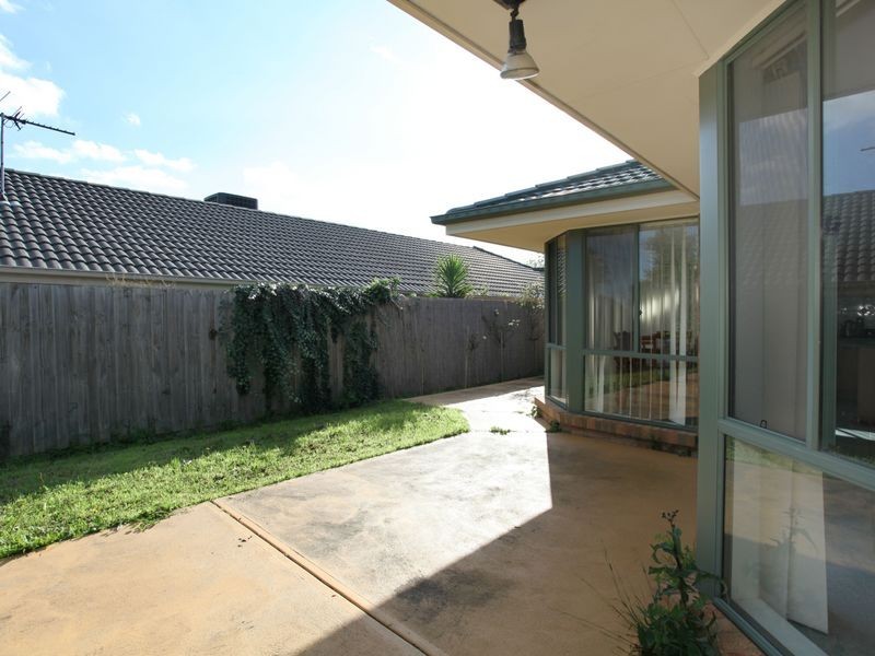 11 Marina Court, Berwick VIC 3806