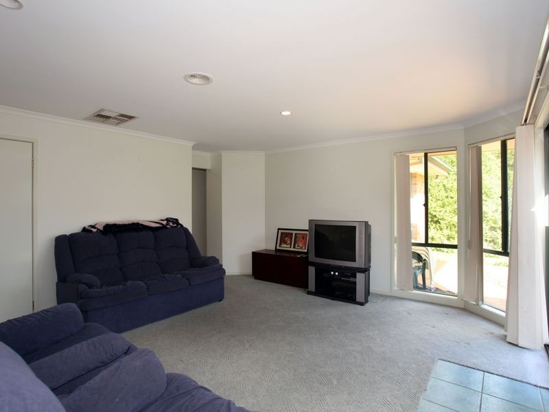 11 Marina Court, Berwick VIC 3806