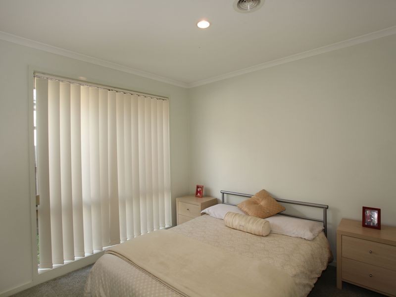 11 Marina Court, Berwick VIC 3806