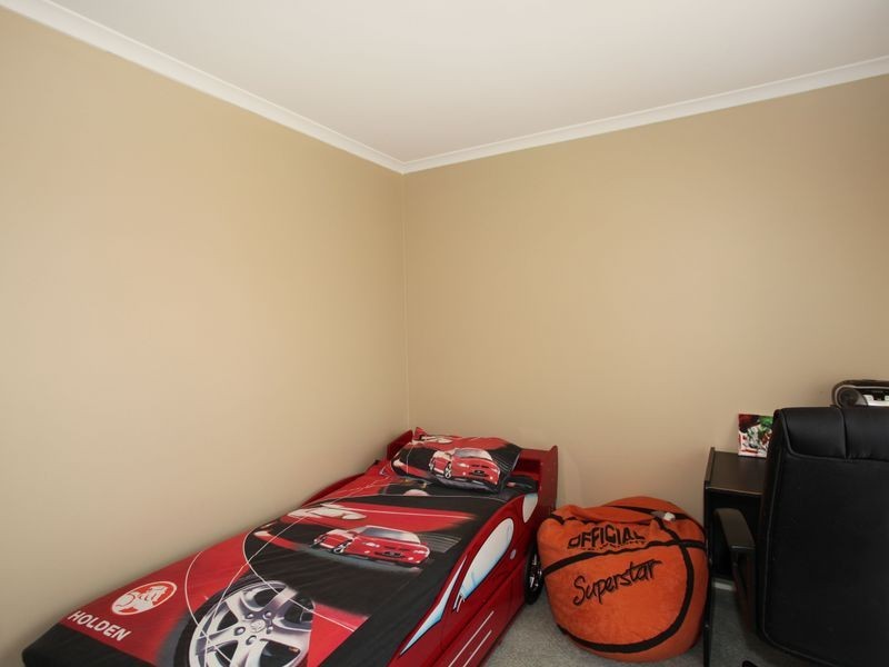 11 Marina Court, Berwick VIC 3806