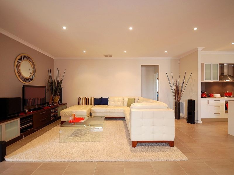 10 Don Collins Way, Berwick VIC 3806