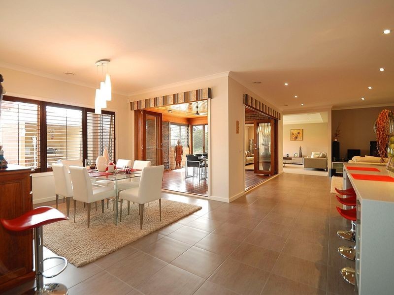 10 Don Collins Way, Berwick VIC 3806