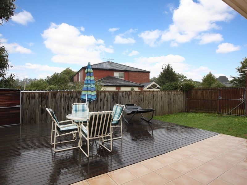 4 Fieldstone Boulevard, Beaconsfield VIC 3807