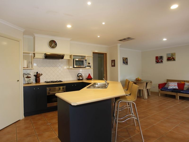4 Fieldstone Boulevard, Beaconsfield VIC 3807