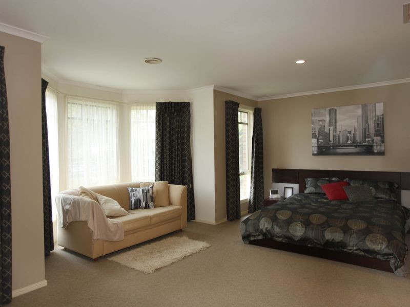 4 Fieldstone Boulevard, Beaconsfield VIC 3807