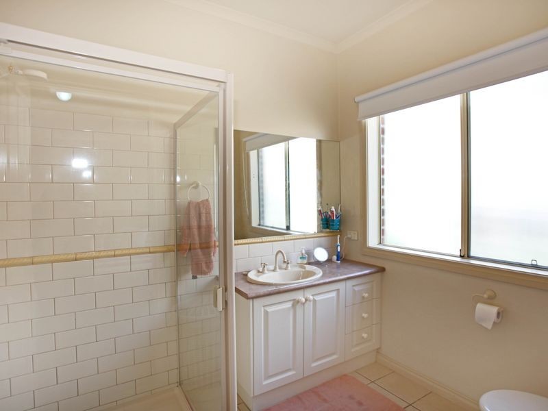 43 Grange Circuit, Beaconsfield VIC 3807