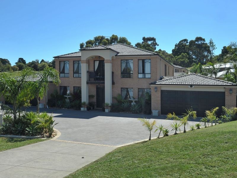 35 Janet Bowman Boulevard, Beaconsfield VIC 3807