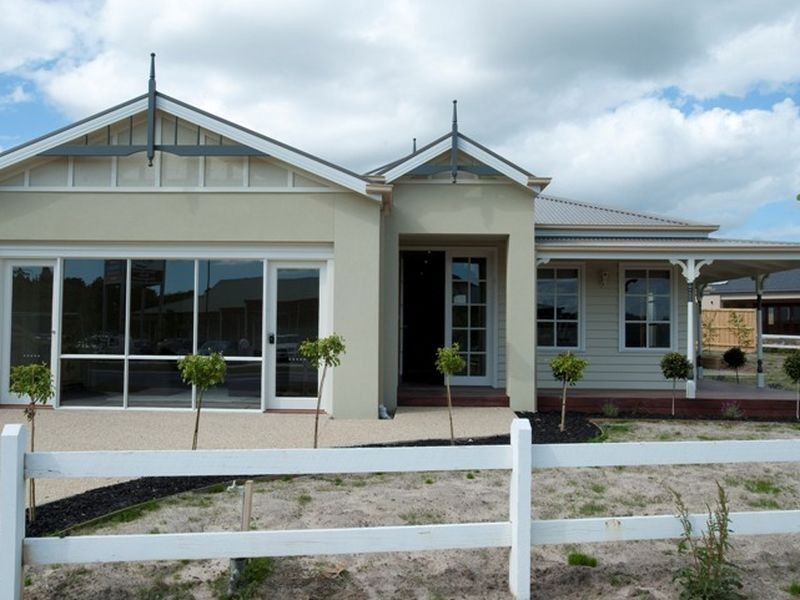 3 Oakview Boulevard, Narre Warren North VIC 3804