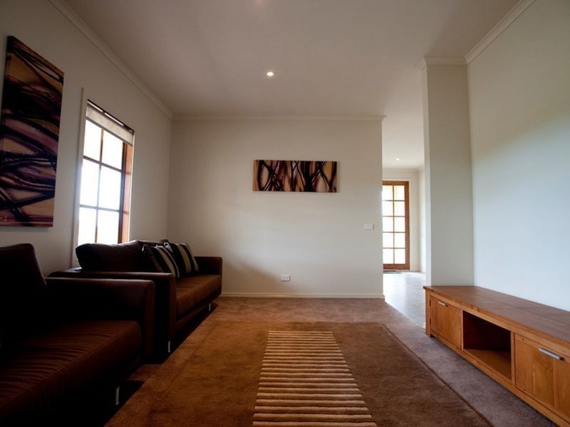 3 Oakview Boulevard, Narre Warren North VIC 3804