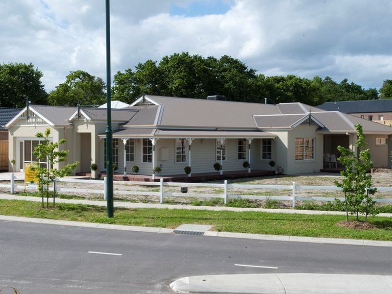 3 Oakview Boulevard, Narre Warren North VIC 3804