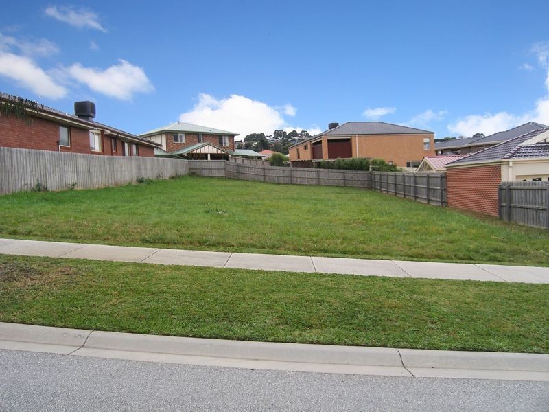 35 Lorikeet Drive, Berwick VIC 3806