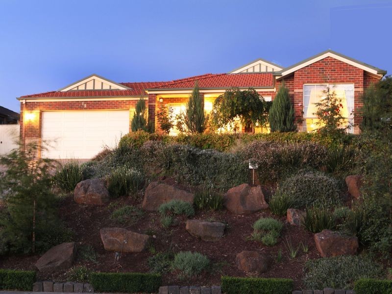 19 Mountain View Circuit, Beaconsfield VIC 3807