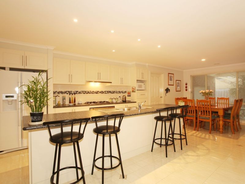 19 Mountain View Circuit, Beaconsfield VIC 3807