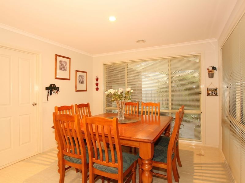 19 Mountain View Circuit, Beaconsfield VIC 3807