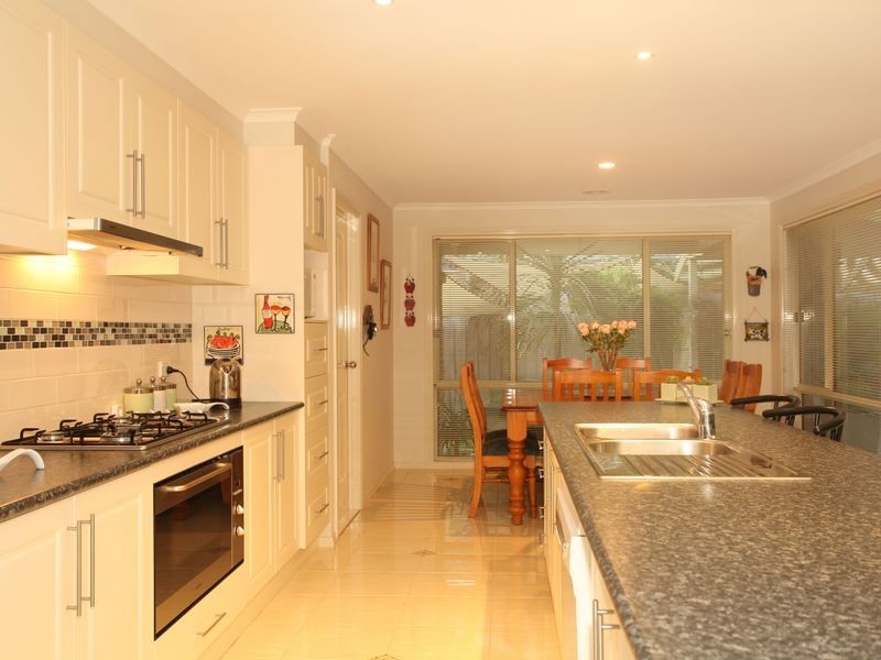 19 Mountain View Circuit, Beaconsfield VIC 3807