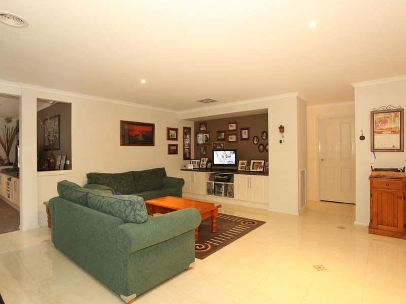 19 Mountain View Circuit, Beaconsfield VIC 3807