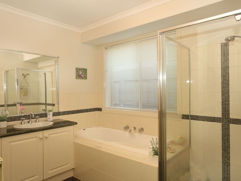 19 Mountain View Circuit, Beaconsfield VIC 3807
