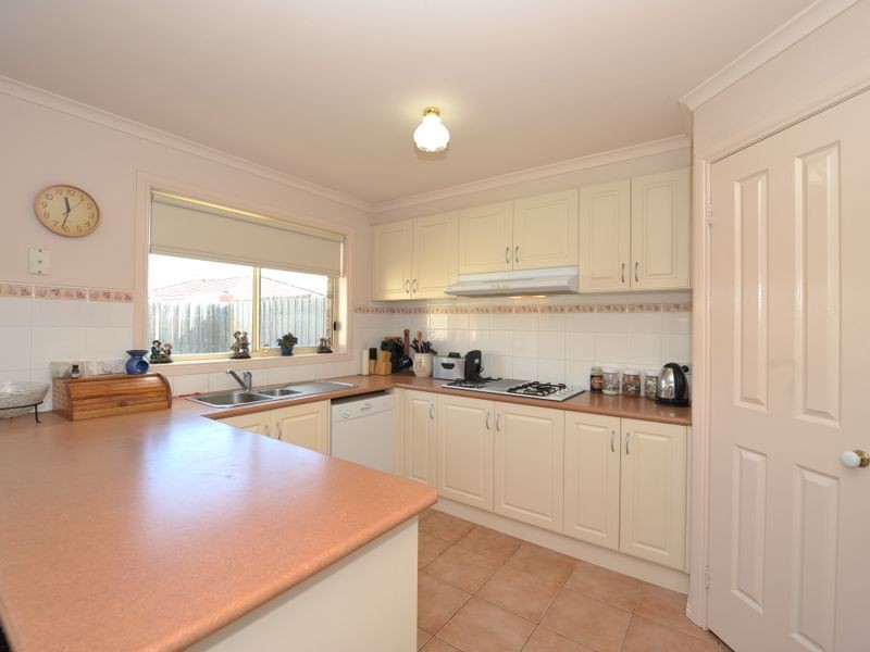 6 Breamlea Way, Cranbourne VIC 3977