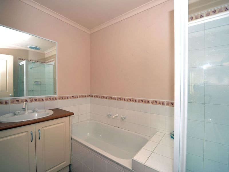 6 Breamlea Way, Cranbourne VIC 3977