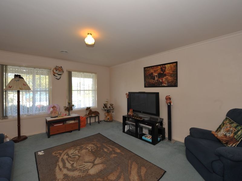 6 Breamlea Way, Cranbourne VIC 3977