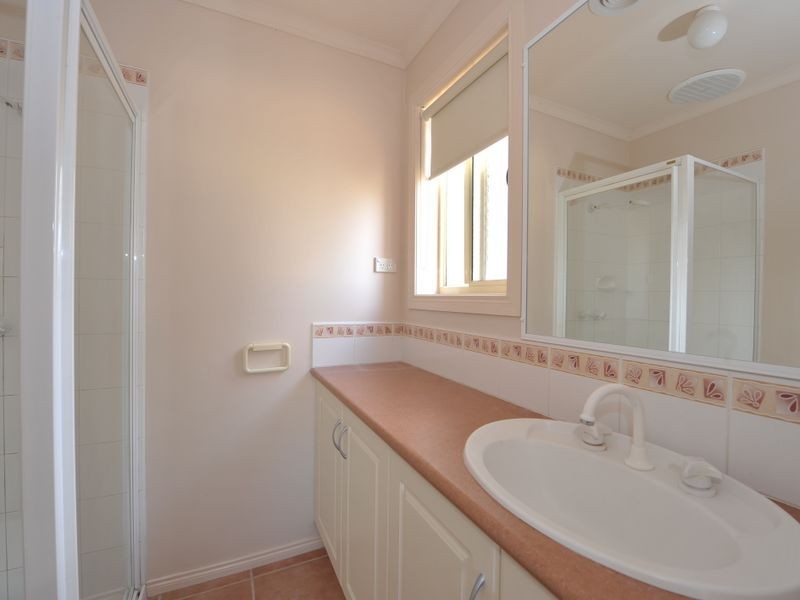 6 Breamlea Way, Cranbourne VIC 3977