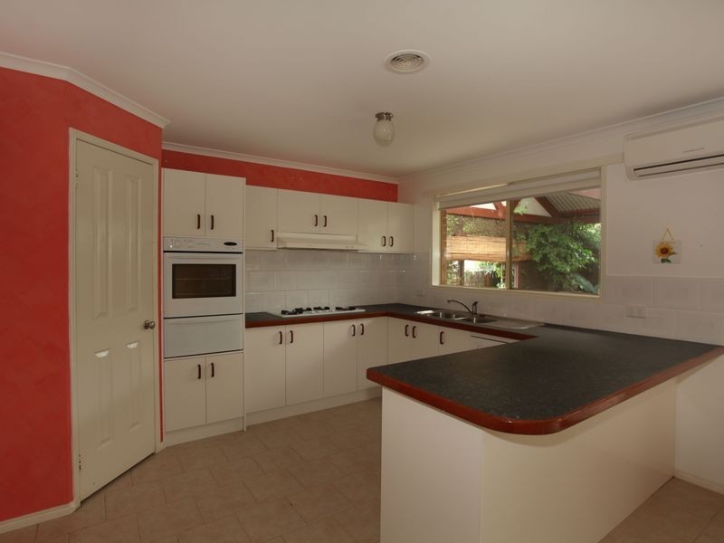 18 Shaftsbury Avenue, Berwick VIC 3806