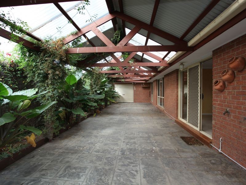 18 Shaftsbury Avenue, Berwick VIC 3806