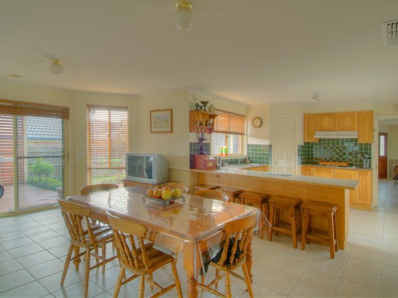 7 Barton Mews, Berwick VIC 3806